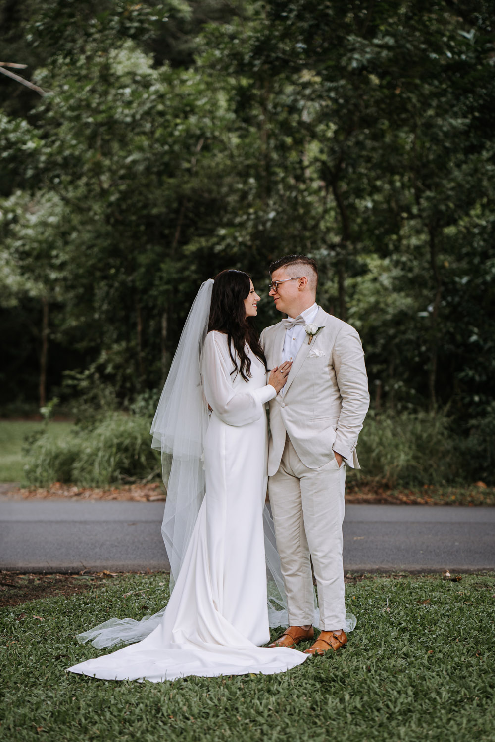 Noosa wedding photography of bride and grooms at Ricky's Restaurant by Noosa photographer